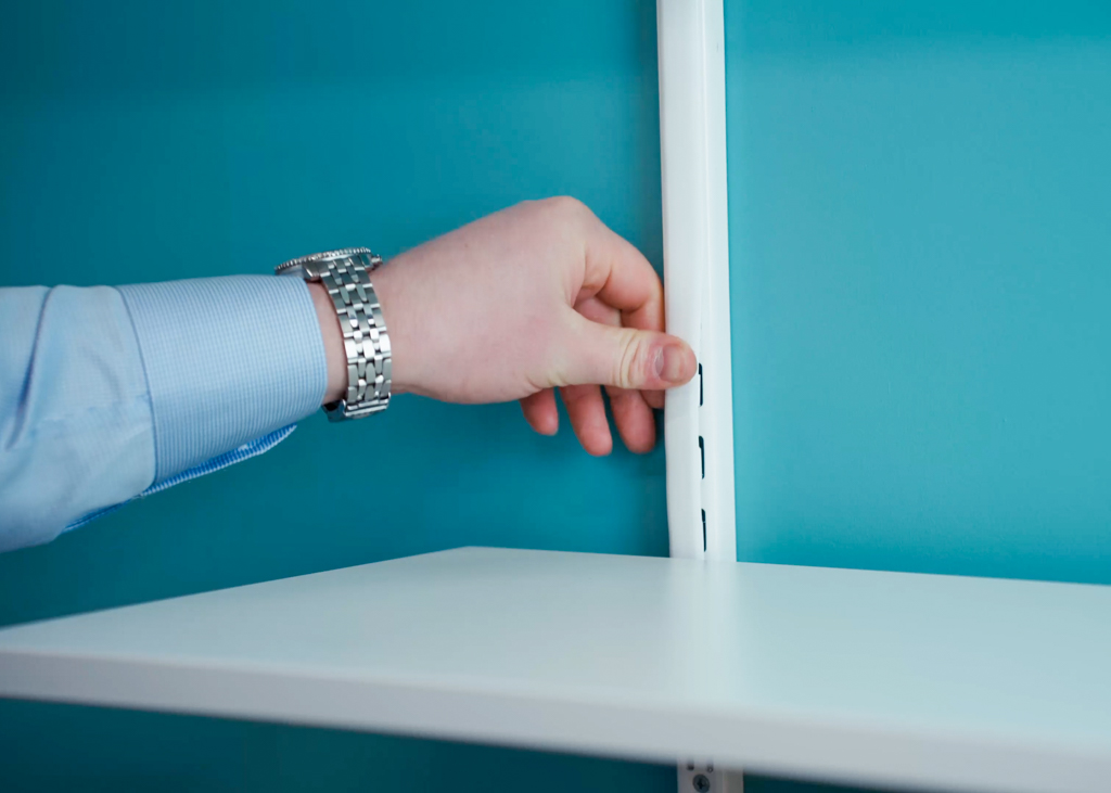 Adjustable track shelving – track